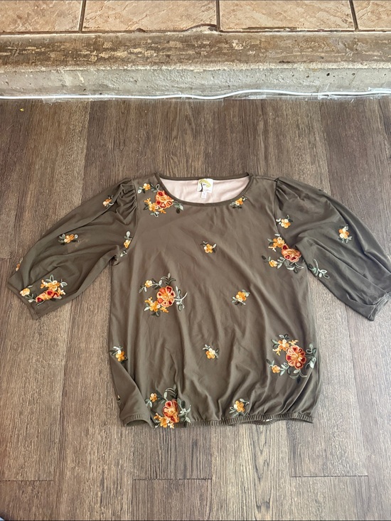 fig and flower Tops - fig and flower Olive Embroidered Floral Puff-Sleeve Blouse
